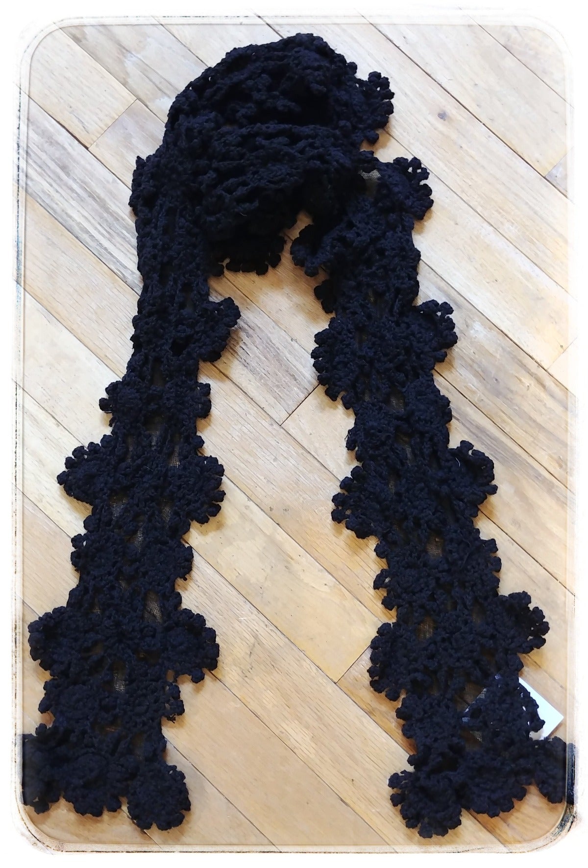 COLORS Crocheted Daisy Floral Scarf black