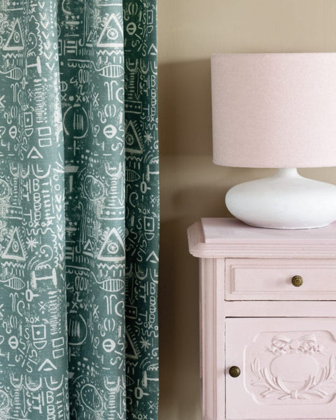 Chalk Paint by Annie Sloan - Antionette (light pink)